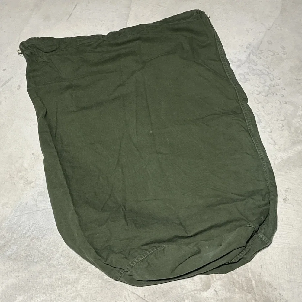 Vintage US ARMY GREEN COTTON LAUNDRY/DUTY BAG w/ DRAW STRING 1970s